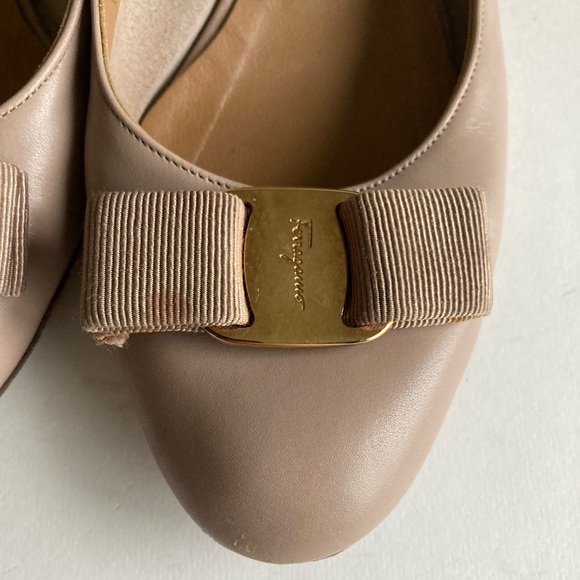 Salvadore Ferrogamo Dust Pink Leather Logo Bow Heels Size 7 - Picture 8 of 16